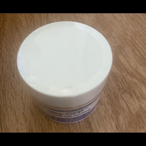 COPY - Elencilia-CPP 80% caviar extract gold cream - Picture 6 of 10